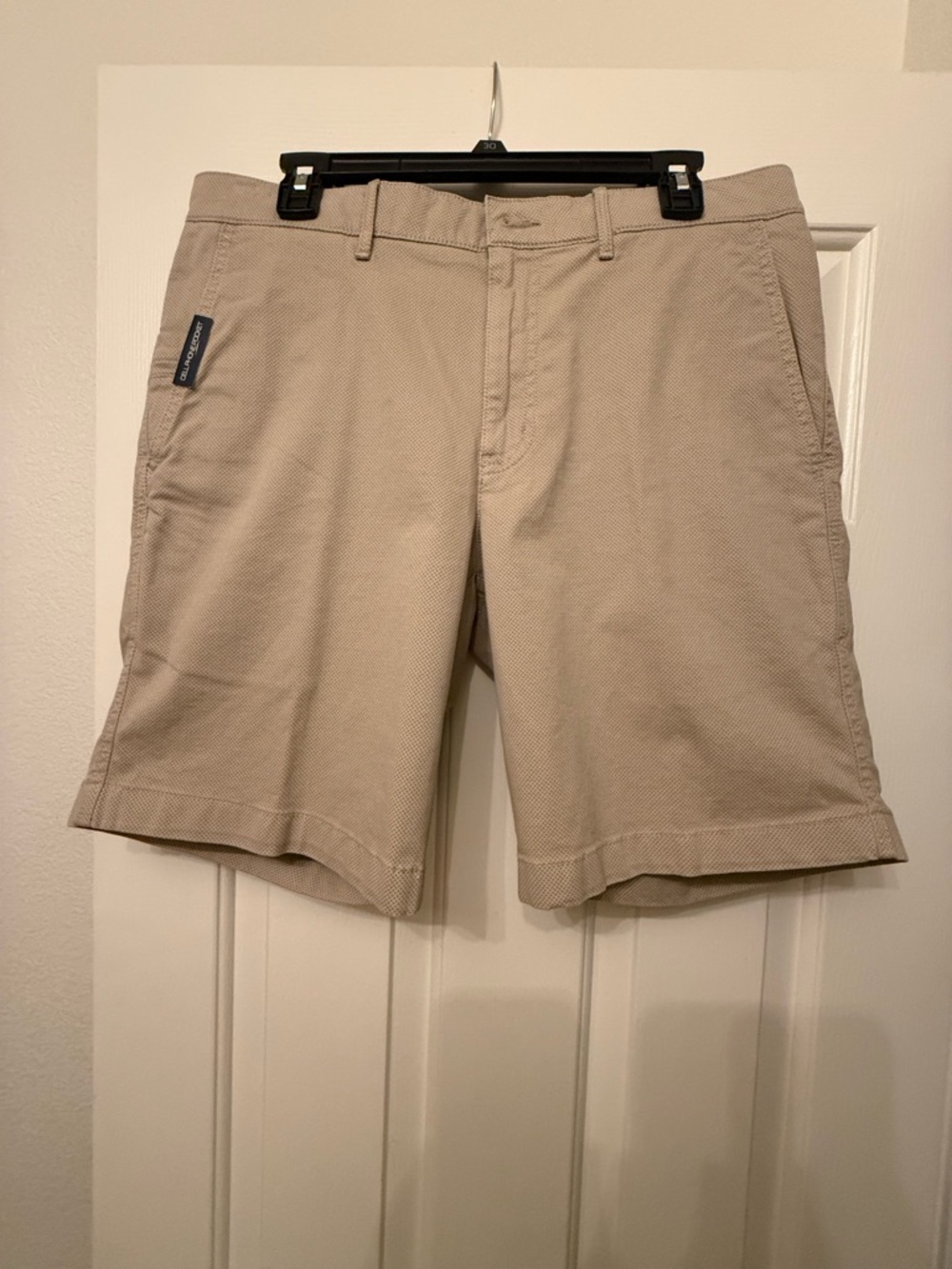 Roundtree & Yorke Beige Flat-Front Men's Shorts